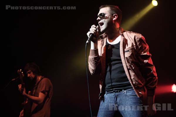 KASABIAN - 2010-02-08 - PARIS - Olympia - 